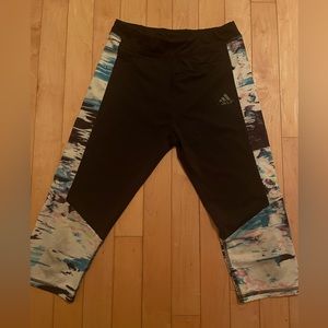 Active Adidas girls capris. Worn a few times, still good condition.